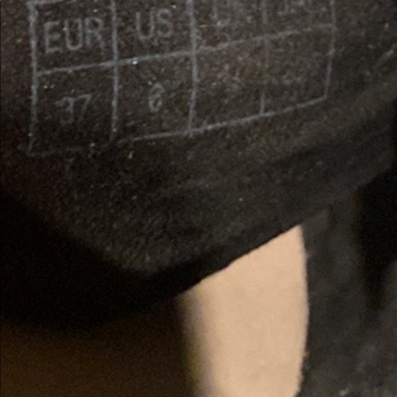 Cool way size 6 black suede feel slip on sandals - Picture 3 of 3